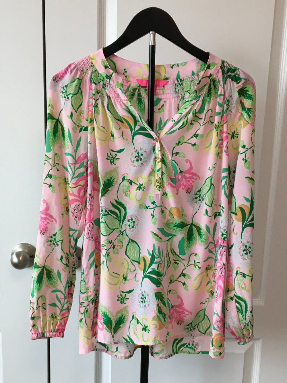 Lilly Pulitzer 100% Silk Pink Tropical Print Elsa Blouse XS Long Sleeve